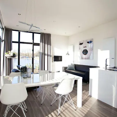 Holiday Droompark Spaarnwoude.12 Feriehus